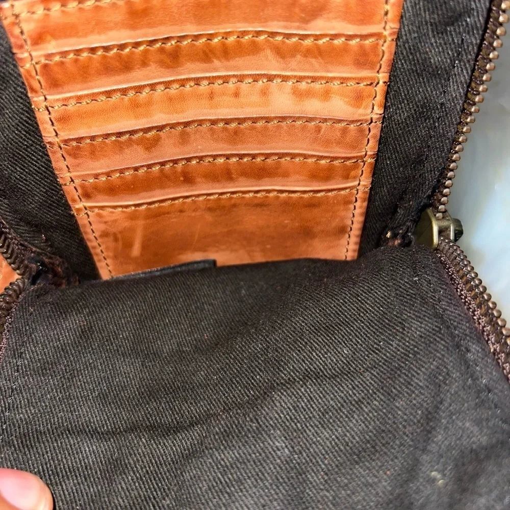 Elegant Brown Leather Messenger Bag
